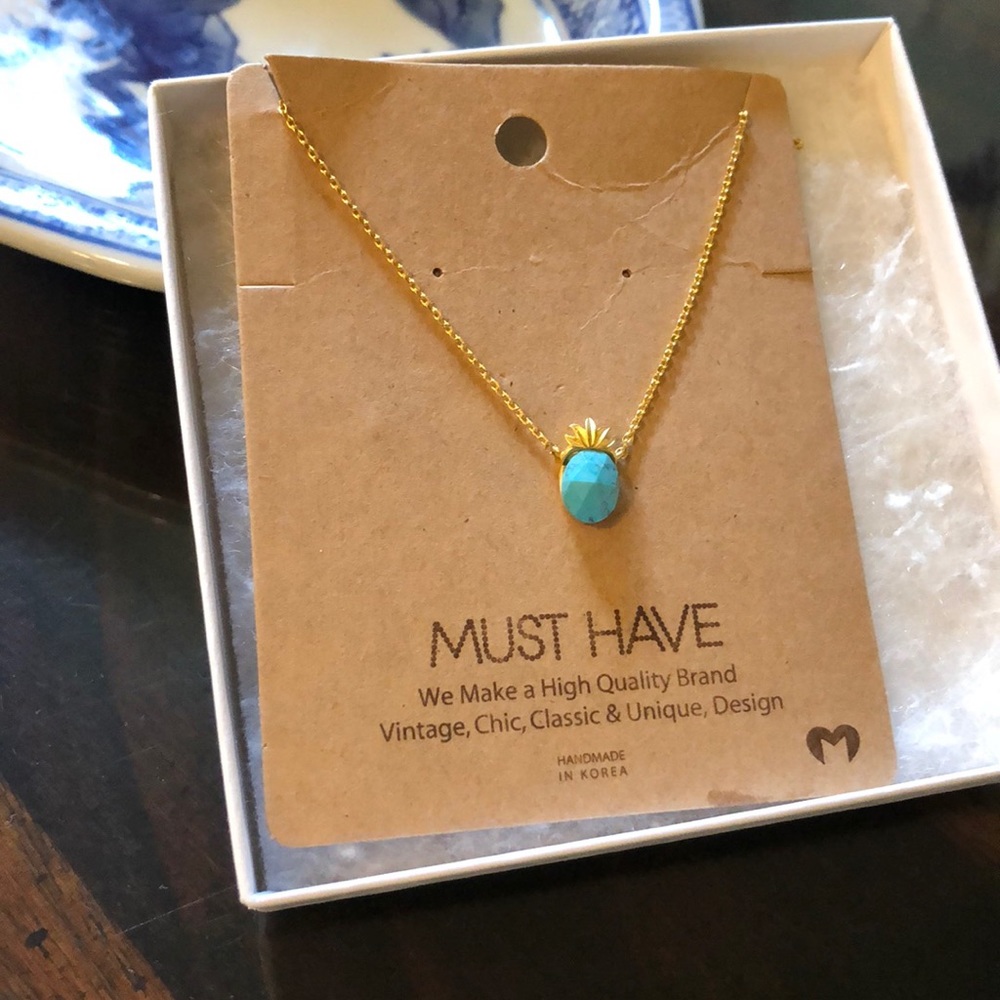 Must Have blue pineapple necklace